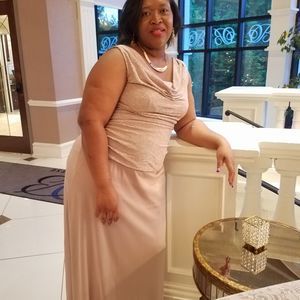 Meet your Posher, Claudine